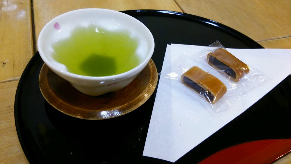 chá